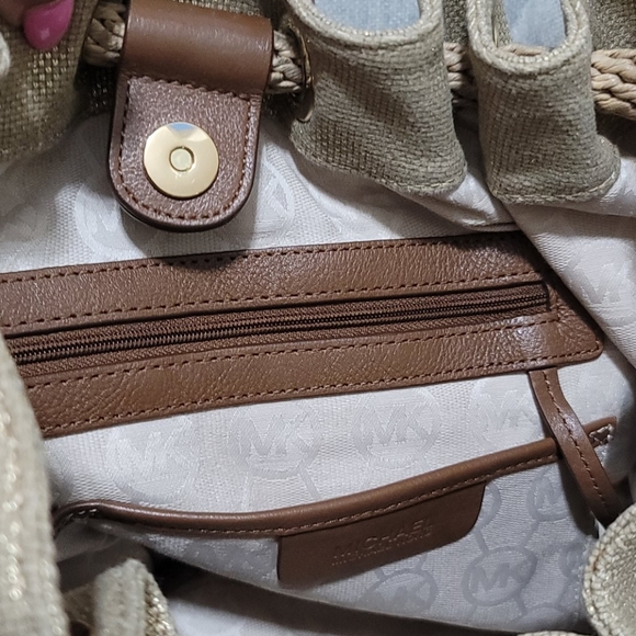 Michael Kors Large Hobo Tote Bag - Picture 11 of 16